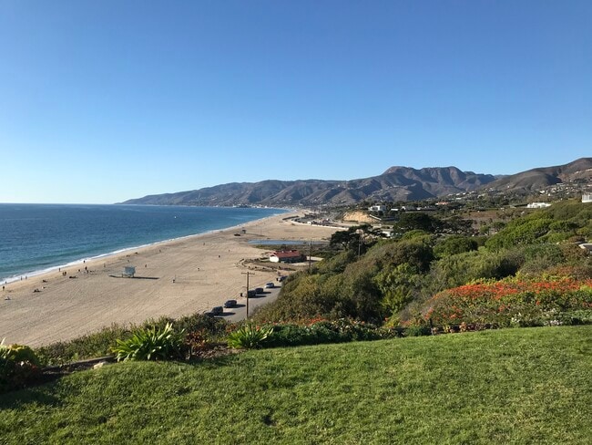 Building Photo - 6785 Seawatch Ln
