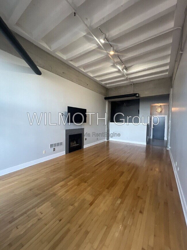 Foto del edificio - 611 N Park Ave