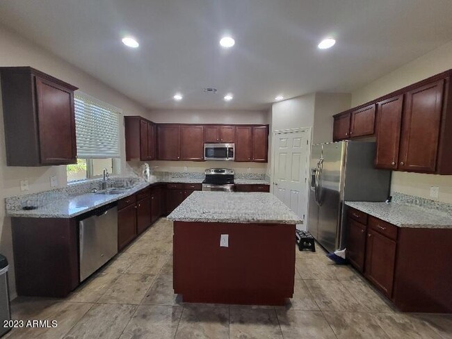 Building Photo - 7255 N 89th Dr