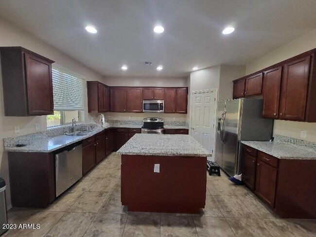 Foto del edificio - 7255 N 89th Dr