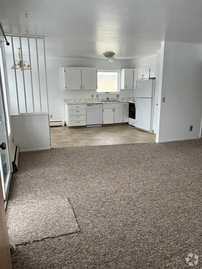 Broadmoor Estates Apartments for Rent with Extra Storage Anchorage