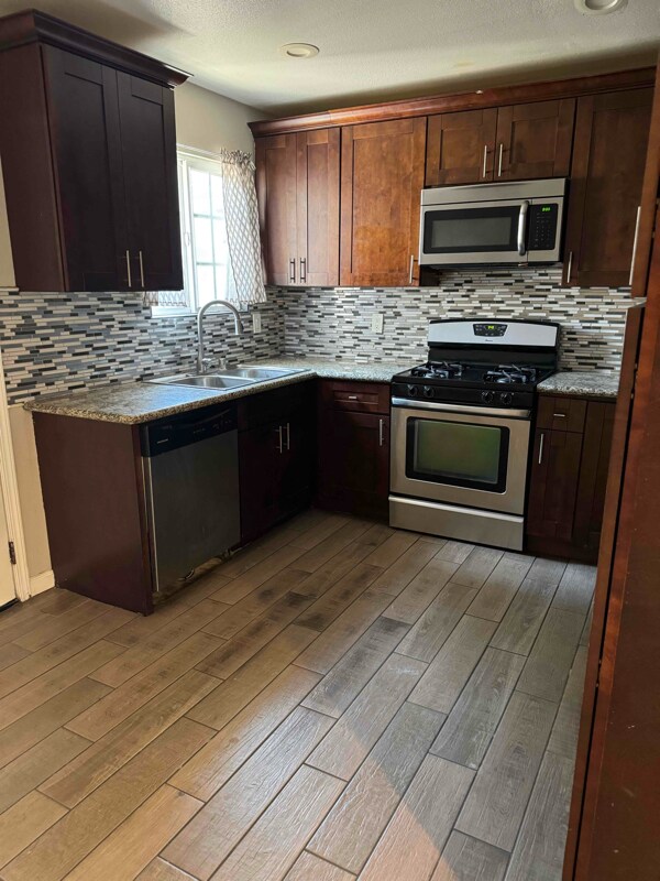 Foto del edificio - 1610-12 Dahlia Ave