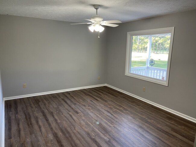 Living Room - 5616 SC-319