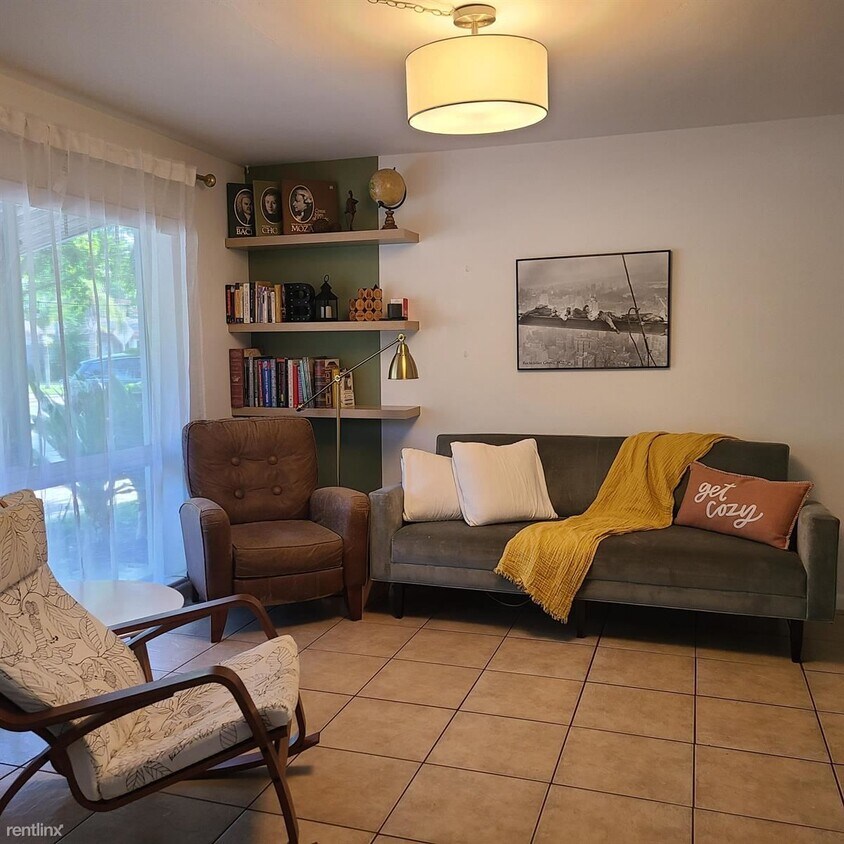 Primary Photo - 3 br, 2 bath House - 170 NW 7th St