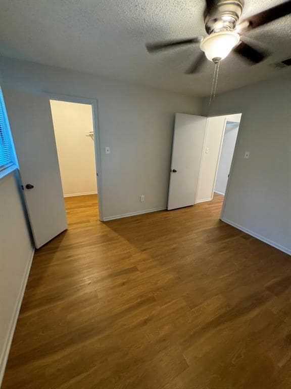 Foto del edificio - 7000 Oak Meadow Cir