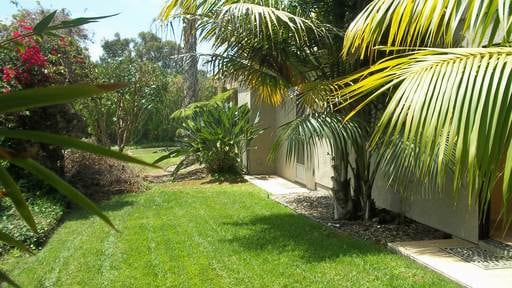 Building Photo - 539 Lomas Santa Fe Dr