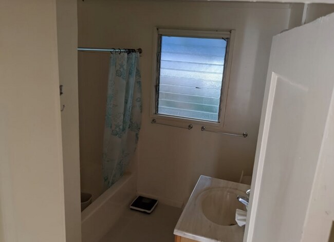 Foto del edificio - 749 Ekela Ave