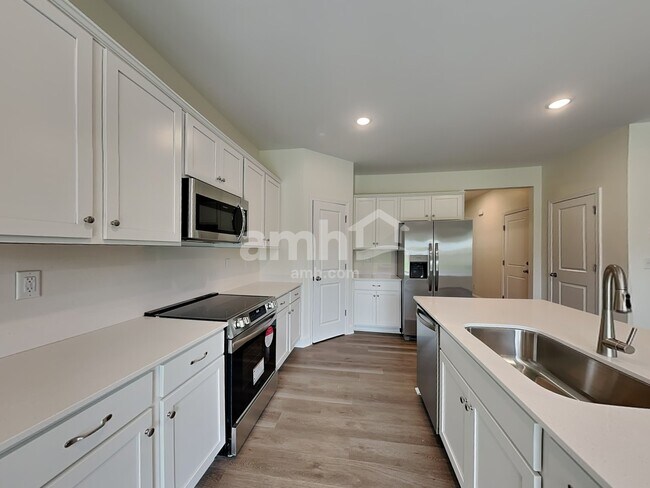 Foto del edificio - 3520 Lincoln Hts Ln