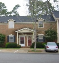 Building Photo - 108 Country Club Dr