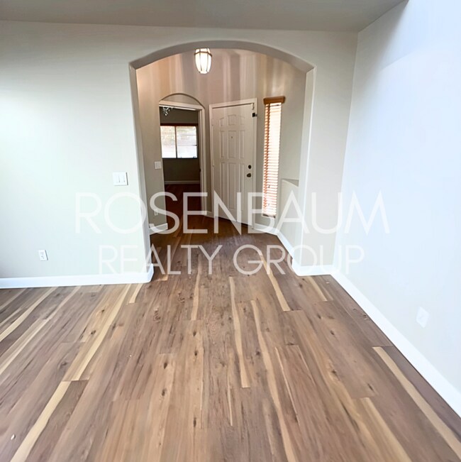 Foto del edificio - Gorgeous 5-bedrooms, 2.5-baths home in the...