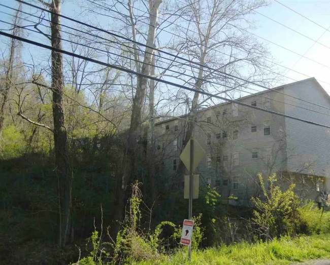 Building Photo - Brook Creek Apartments