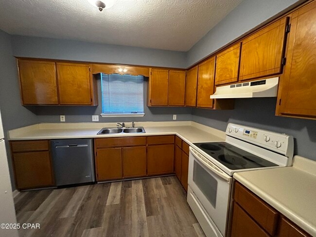 Foto del edificio - 1007 11th Ct