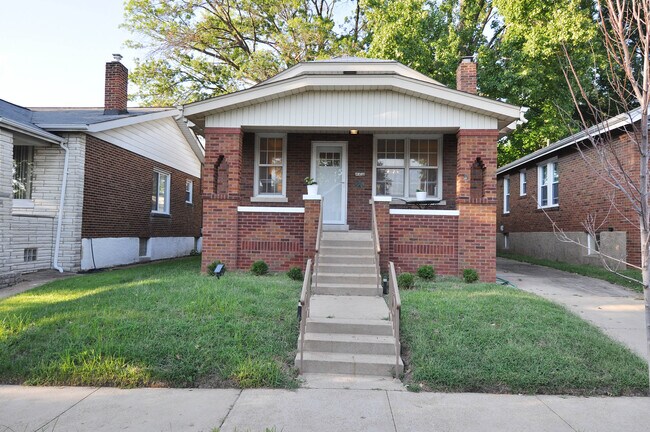 Building Photo - 6215 Oleatha Avenue