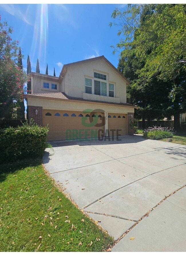 Foto del edificio - Beautiful 4 Bedroom, 3 Bathroom Home in Tr...