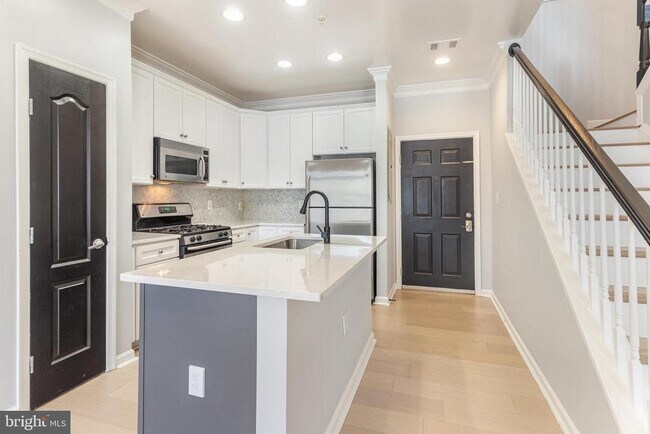 Foto del edificio - 9020 Lorton Station Blvd