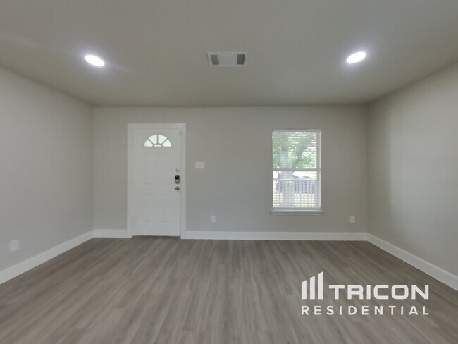 Foto del edificio - 1026 Quail Valley Dr