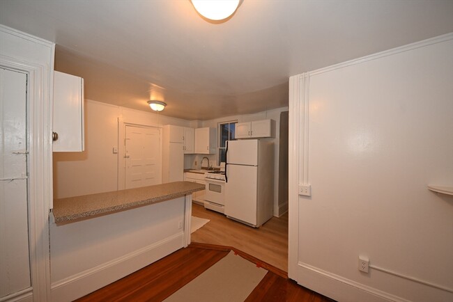 Building Photo - 18 Leyden St