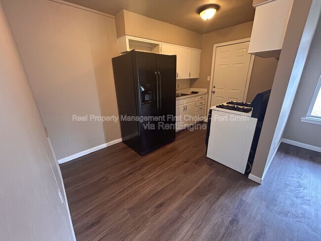 Building Photo - 2301 S V St