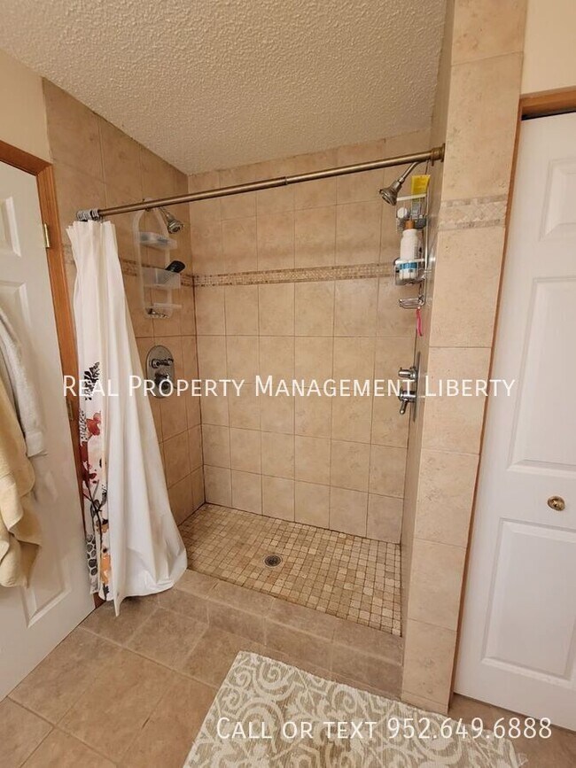 Foto del edificio - 10415 Ponds Way