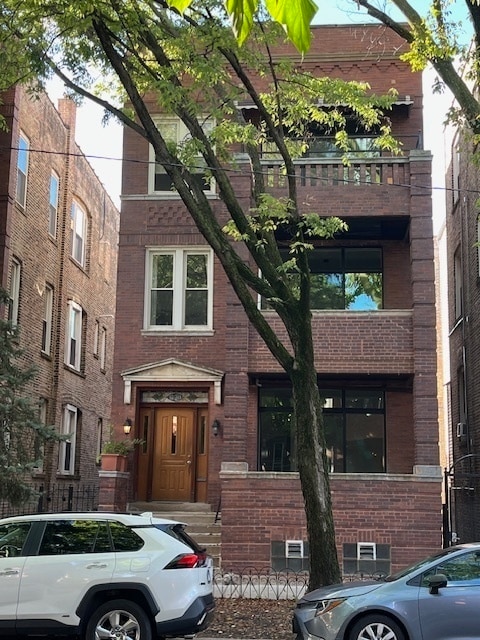 Building Photo - 820 N Leavitt St Building Photo - 820 N Leavitt St