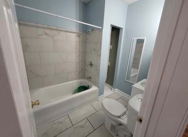 Foto del edificio - 1617 E 77th St