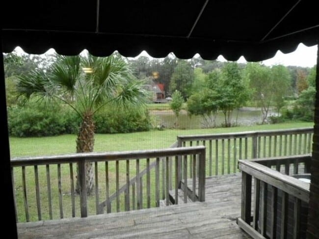 Building Photo - 2BR/2BATH Great School Zones! Available Fa...