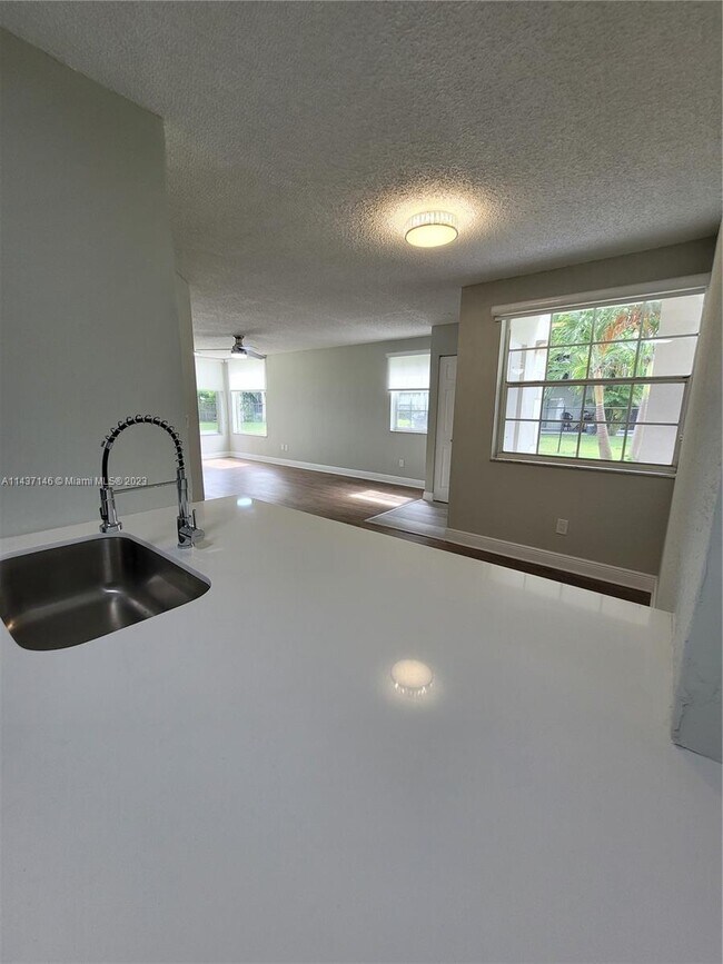 Building Photo - 2890 N Oakland Forest Dr