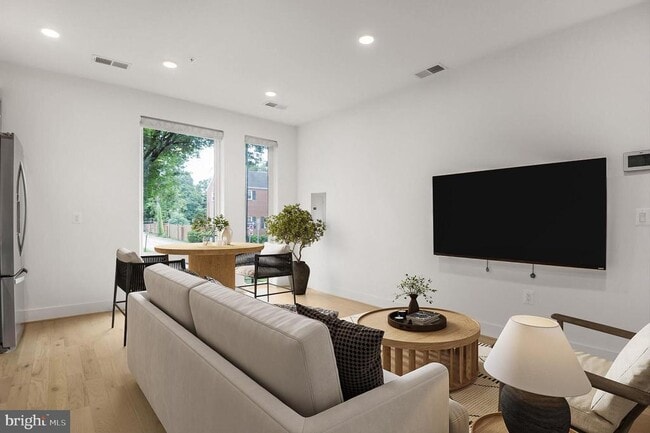 Foto del edificio - 4339 Harrison St NW