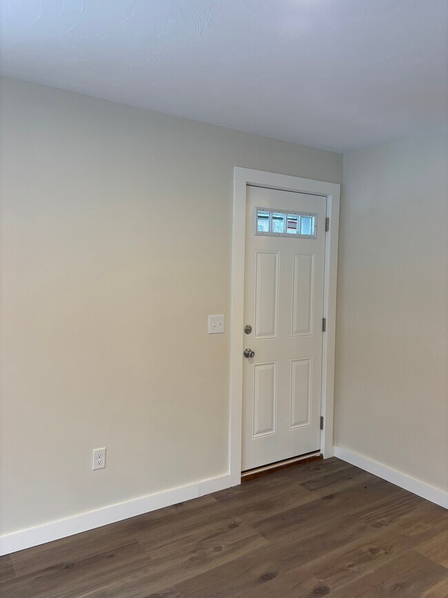 Foto del edificio - 13 Courtland Dr