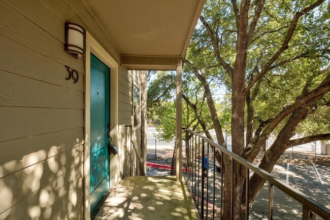 Foto del edificio - 6700 Cooper Lane, Unit 39