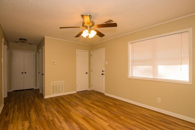 Foto del edificio - 4620 Prospect