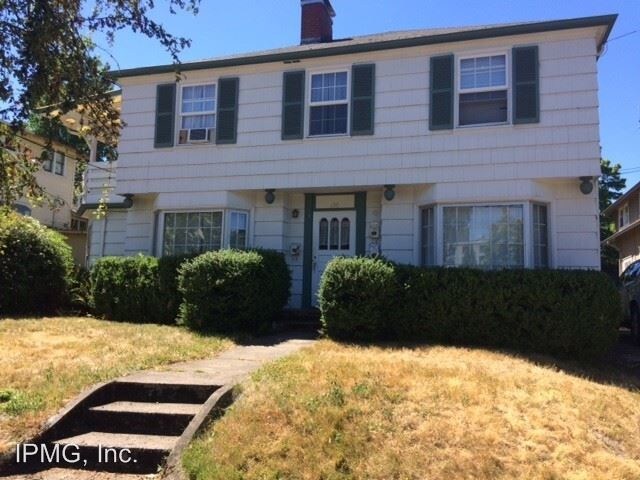 Primary Photo - 136 NW 21st St