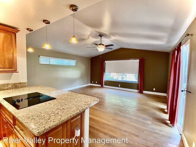 Building Photo - 3 br, 2 bath House - 3767 Esperanza Dr