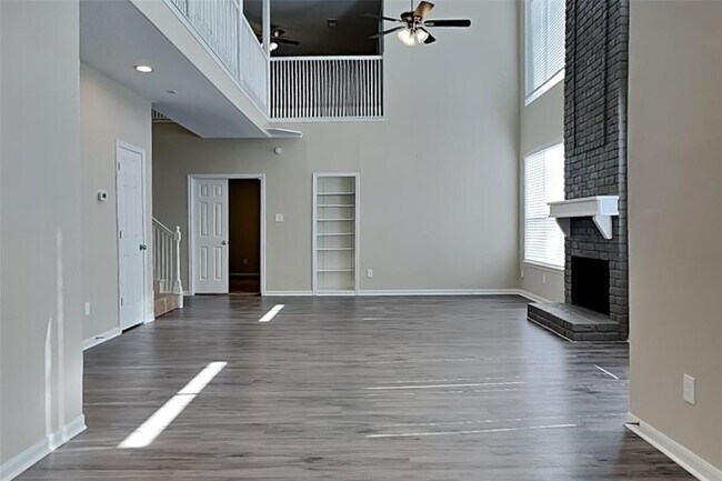Foto del edificio - 12522 Lusterleaf Dr