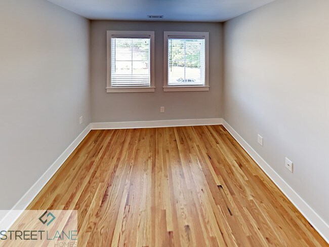 Building Photo - 2022 Greenwood Cir