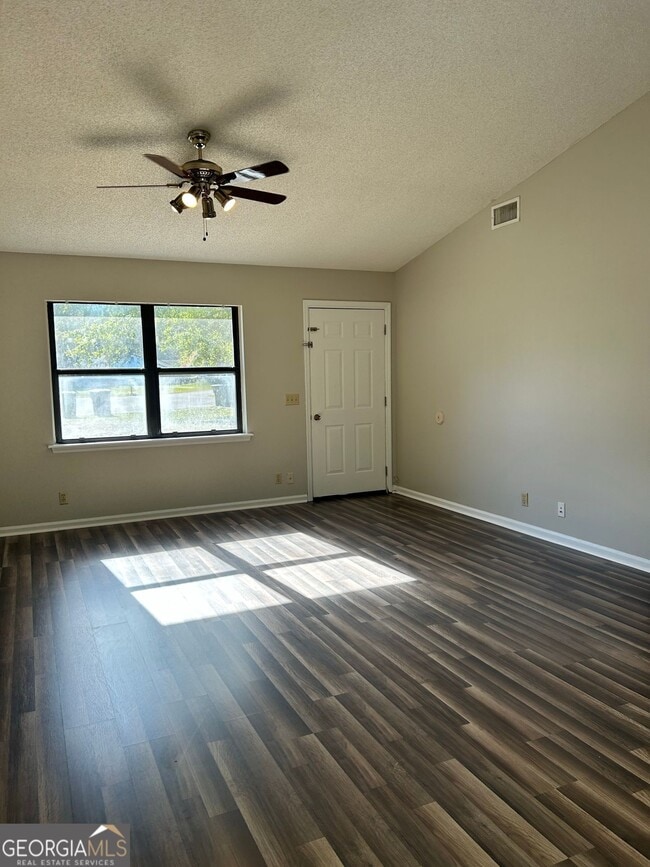 Building Photo - 111 Catauba Ct