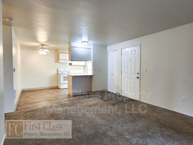 Building Photo - 1255 NW 183rd Ave