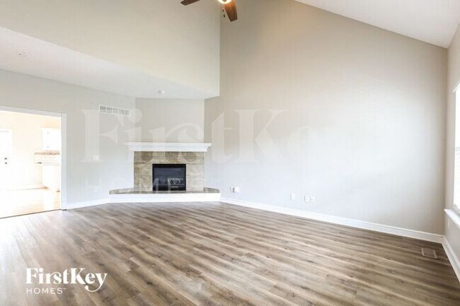Foto del edificio - 800 Red Maple Dr