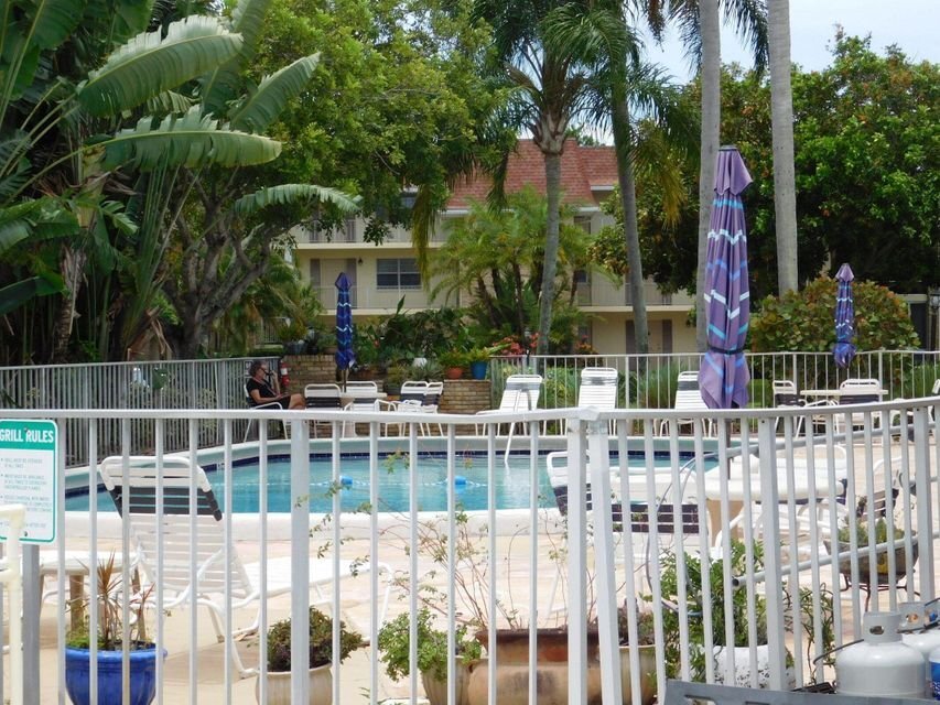 Foto del edificio - 5510 Tamberlane Circle Apt #142, Palm Beac...