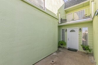 Building Photo - 4535 Alamosa St