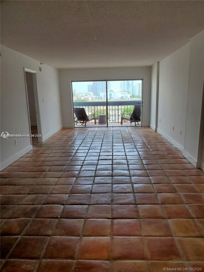 Foto del edificio - 1345 West Ave