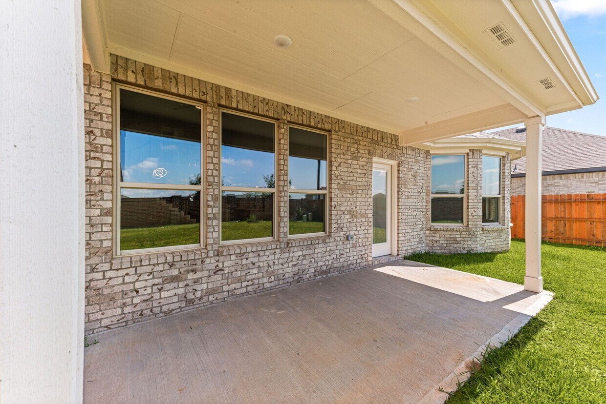 Building Photo - 1221 Woodflower Dr