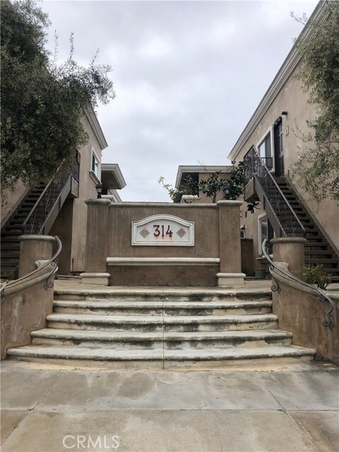 Building Photo - 314 18th St