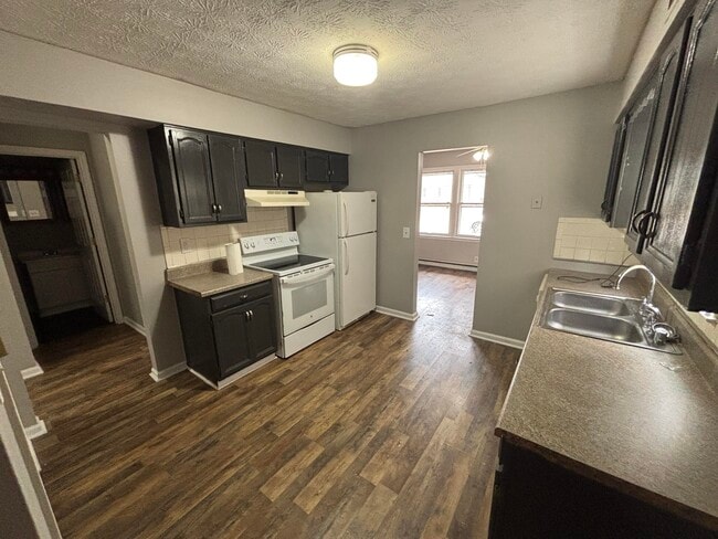 Building Photo - 328 Garden Park Dr