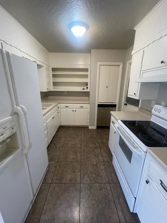 Building Photo - NORMAN HOME AVAILABLE FOR LEASE