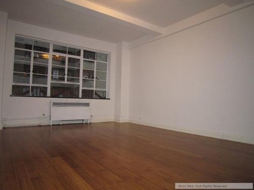 Building Photo - 310 E 44th St