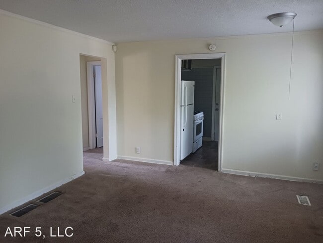 Building Photo - 2 br, 1 bath House - 6220 Minnesota Avenue