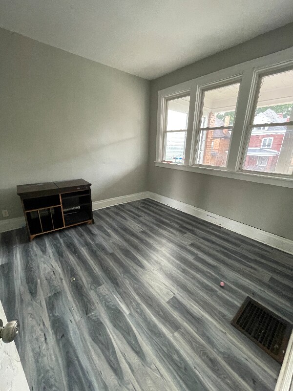 Foto del edificio - 141 S Bryant Ave