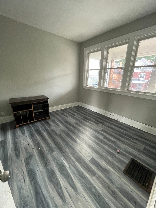Building Photo - 141 S Bryant Ave