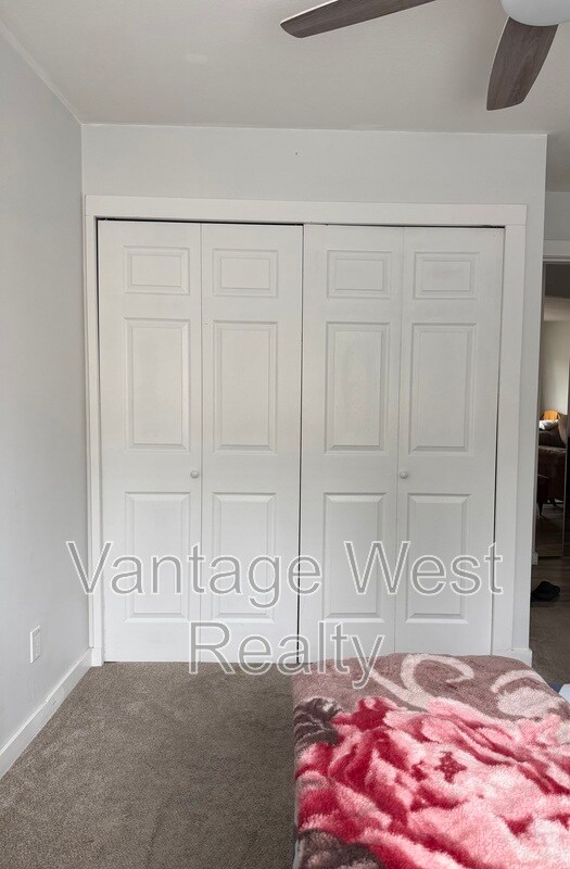 Building Photo - 204-3180 De Montreuil Crt